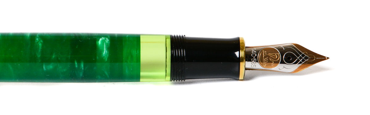 Green Defusion Bonded Acrylic Pelikan M800